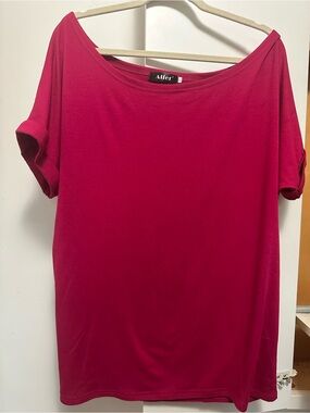 Women's Fuchsia Short Sleeve Boatneck Tee